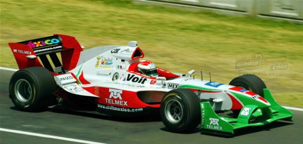 Sergio Perez racing in Formula  3