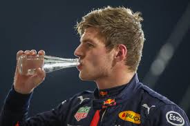 How do F1 drivers stay hydrated
