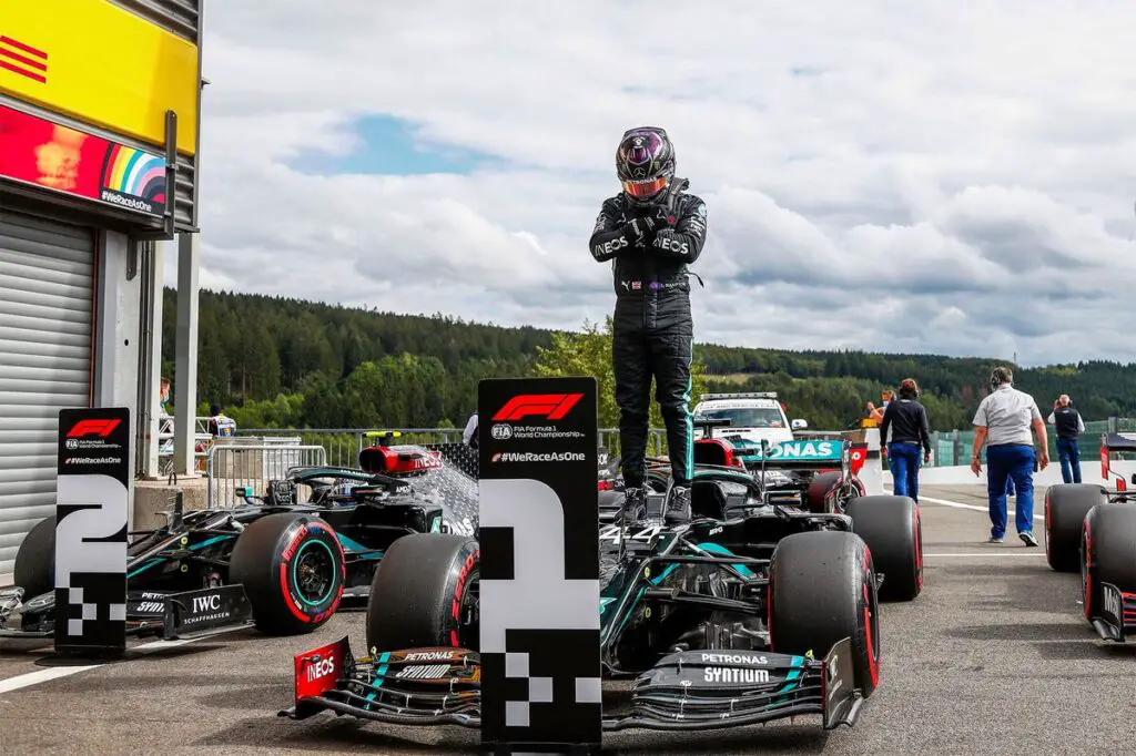 Formula 1 Qualifying - Lewis pole
